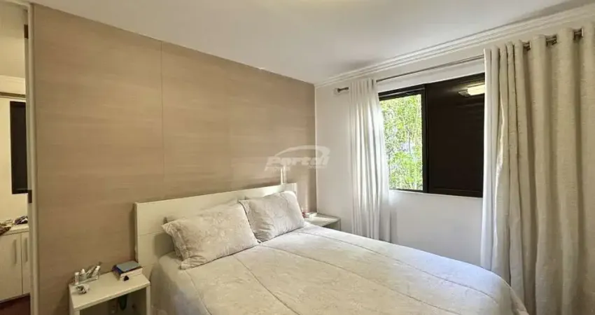 Com 209m² de area util, o imovel dispoe de 03 dormitórios, sendo suites, 01 delas com closet e hidromassagem, sala de estar com ampla sacada com churrasqueira, cozinha, sala de jantar, banheiro social