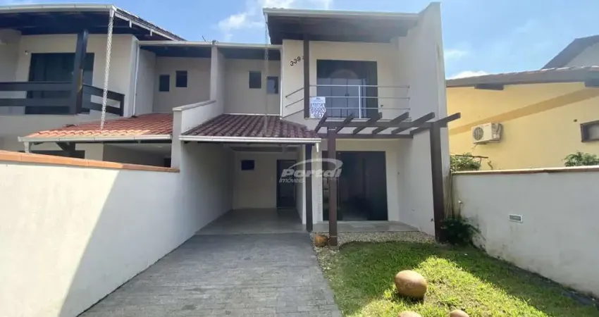 Imovel com 155m² de área construída, possui 03 dormitórios, sendo um com closet e todos com sacada, sala de estar com varanda, cozinha com moveis sob medida, sala de jantar, 02 banheiros sociais, área