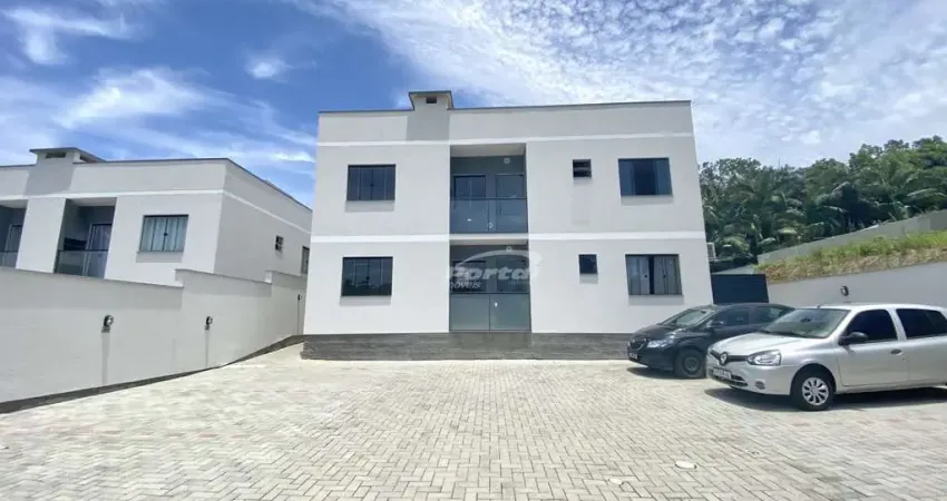 Apartamento com 03 dormitórios, sala de estar, cozinha, banheiro social, sacada com churrasqueira, área de serviço e 01 vaga de garagem descoberta.