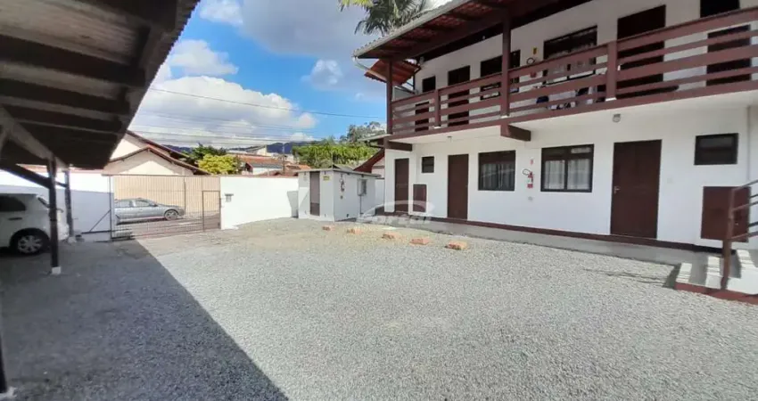 Apartamento disponível para locação no bairro Velha, em Blumenau.