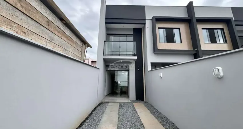 Com aprox 85m², o imovel possui 02 amplos dormitórios, sendo um com sacada, sala de estar e jantar conjugadas, cozinha mobiliada, banheiro social, area de serviço, quintal na frente e fundos e 01 vaga