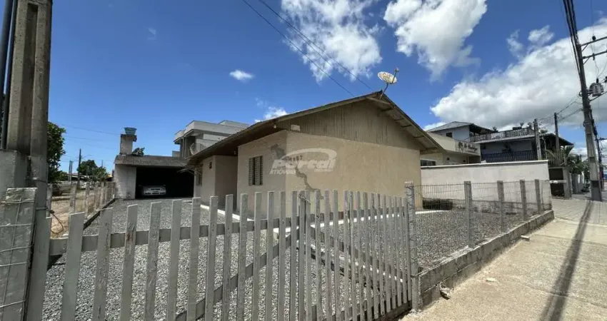 Casa disponível para locação no bairro Itajuba, em Barra Velha/SC. (Cód. 22993)