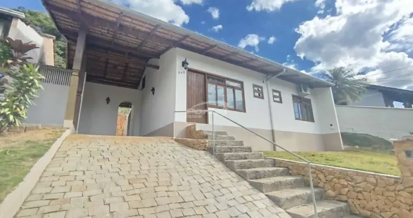 Casa 3 dormitórios(sendo 1 suite) disponível para locação no Bairro Salto do Norte Blumenau SC