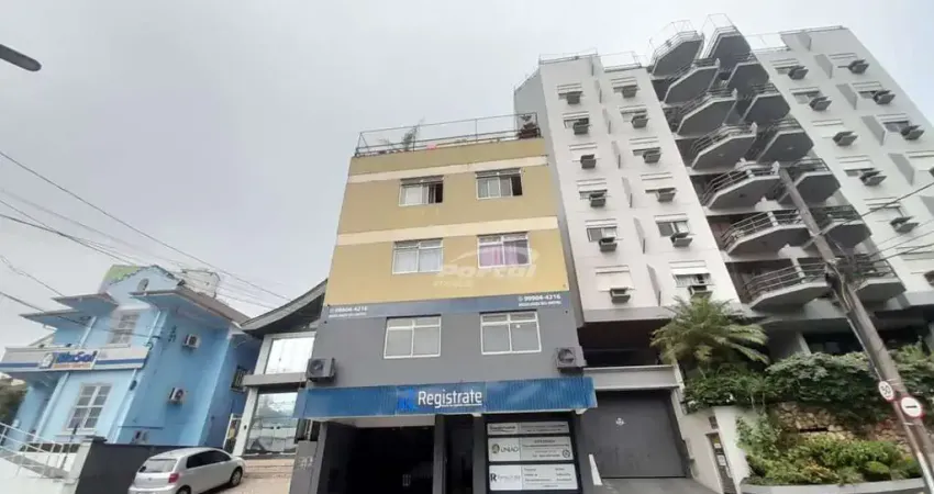 Apartamento disponível para locação no bairro Centro, Blumenau/SC.