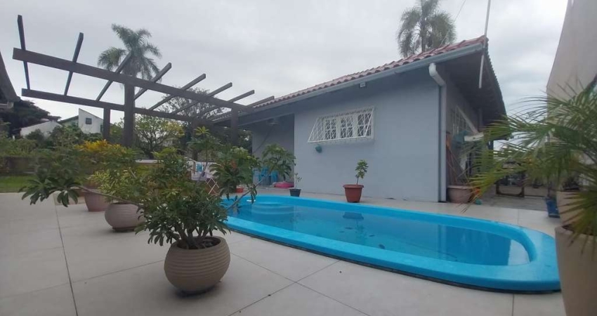 Casa com 2 quartos à venda na Avenida Independência, 395, Flórida, Guaíba