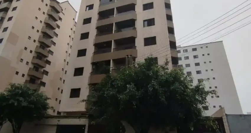 Apto 1 dormitório na ocian com piscina, salão de festas e jogos. sala, cozinha, banheiro, área de serviço e 1 vaga. ótima localização!