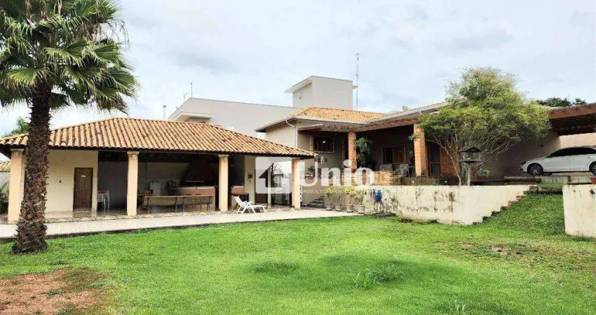 Casa com 4 quartos (2 suítes) à venda, 400 m² por R$ 1.800.000 - Colinas do Piracicaba (Ártemis) - Piracicaba/SP