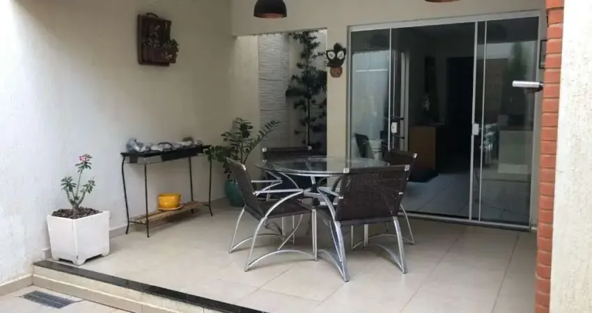 Casa com 3 quartos à venda na Rua Angelina Gerolamo Torin, 249, Jardim Caxambu, Piracicaba