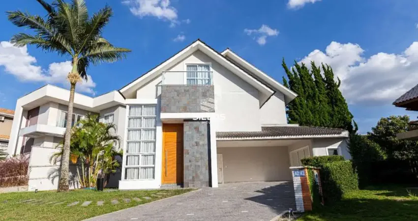 Casa em condomínio com 3 quartos para alugar em Uberaba em Curitiba