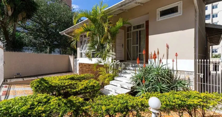 Casa com 4 suítes à venda no Cristo Rei em Curitiba