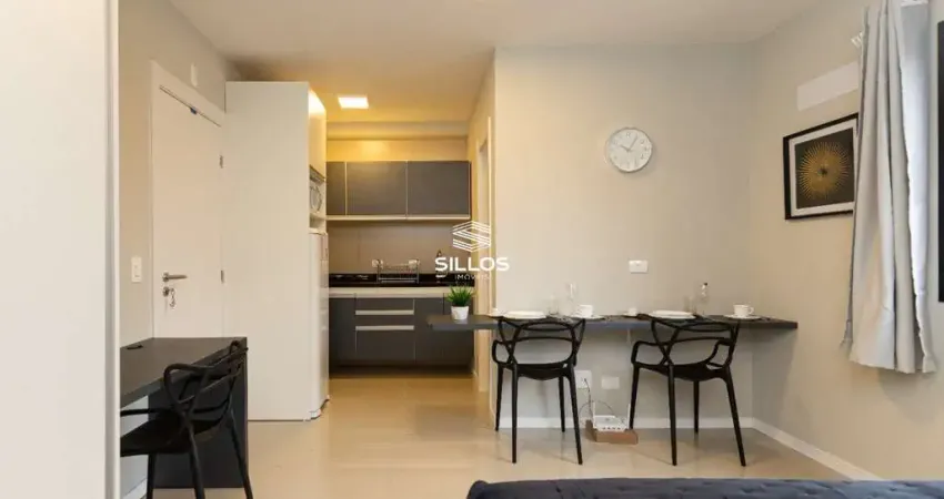 Studio mobiliado com 1 suíte para alugar no Centro de Curitiba