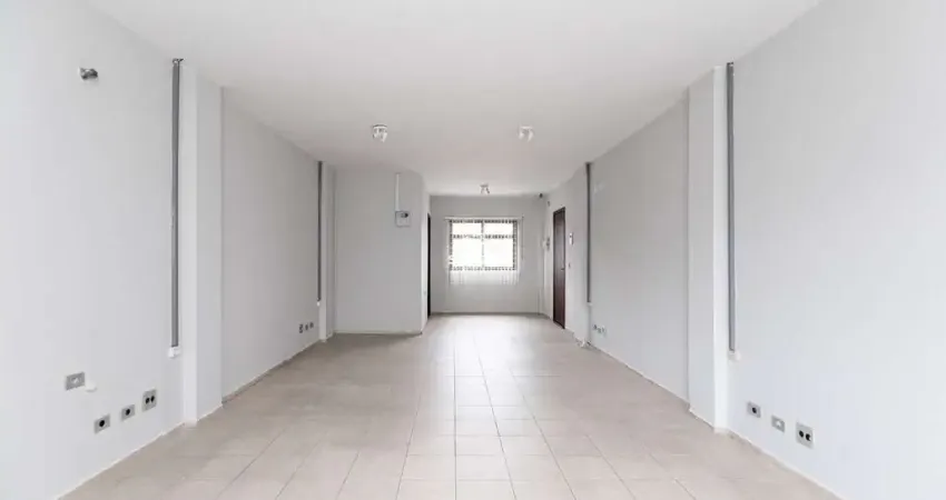 Sala comercial à venda com 45,30m² no Cristo Rei em Curitiba