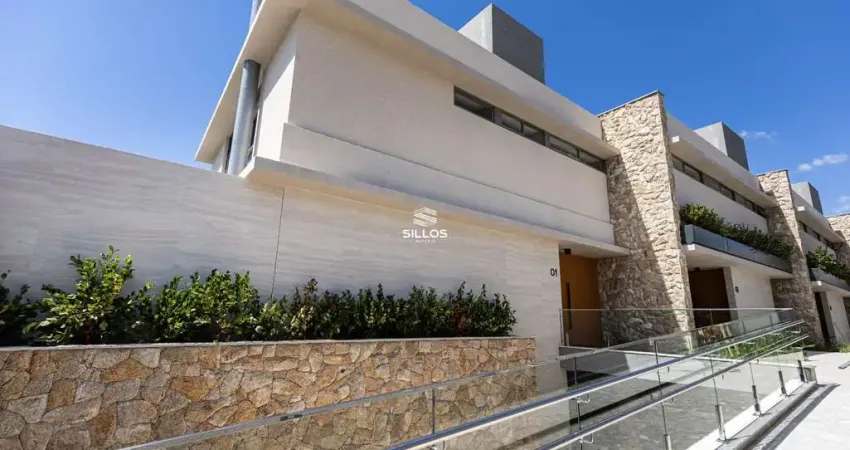 Sobrado à venda em condominio com 3 quartos em Santa Felicidade, Curitiba.