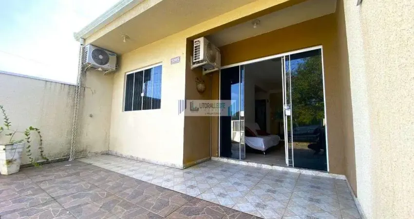 Residência em alvenaria - teto em laje - 2 dormitórios/suíte - Próx. ao mar.