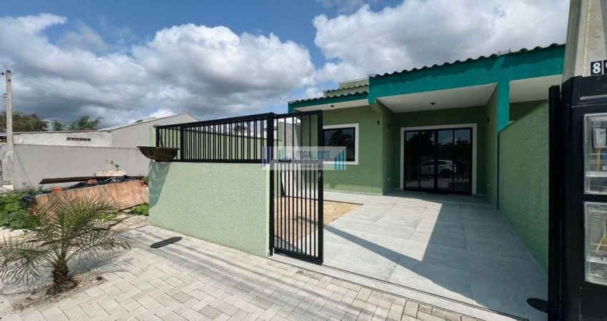 Residência contendo 3 dormitórios sendo uma suíte - com amplo quintal.