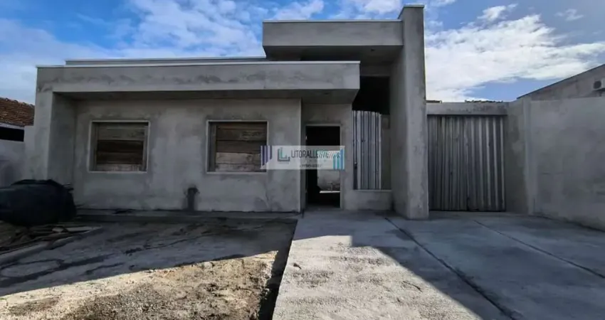 Casa exclusiva com terreno individual - 3 dormitórios/suíte - quintal e piscina.