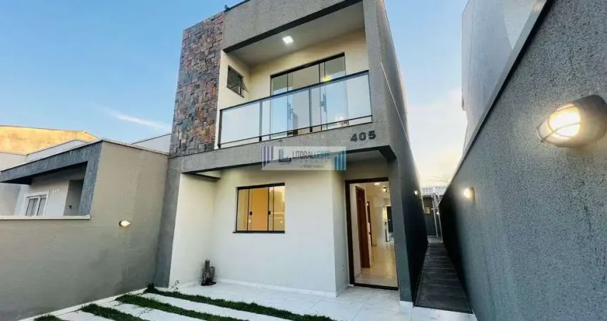 Sobrado com corredor lateral - 3 dormitórios/2 suítes - piscina e churrasqueira.