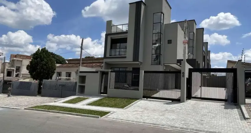 Sobrado triplex novo – em condomínio - sem geminação -  à venda no capão raso.