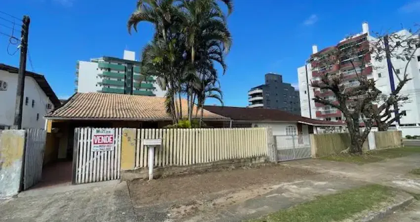 Casa com 6 quartos à venda na Rua Generoso Marques, 325, Centro, Guaratuba