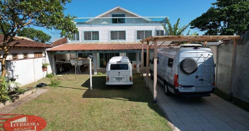 Casa com 3 quartos à venda na Rua Máximo Jamour, 33, Centro, Guaratuba