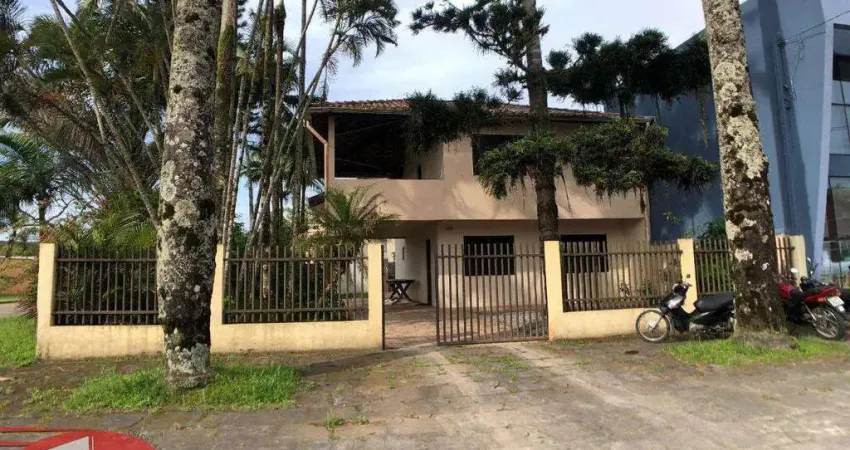 Casa com 4 quartos para alugar na Rua Portugal, 180, Brejatuba, Guaratuba