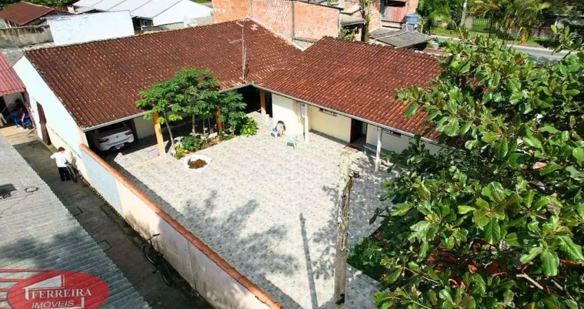 Casa com 5 quartos à venda na Rua Moisés Henrique de Carvalho, Vila Esperança, Guaratuba