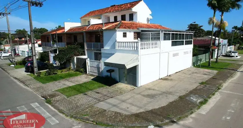 Casa com 4 quartos à venda na Alexandre Correia, 350, Cohapar, Guaratuba