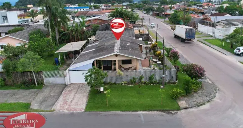 Casa com 3 quartos à venda na Avenida Vinte e Nove de Abril, 34, Centro, Guaratuba
