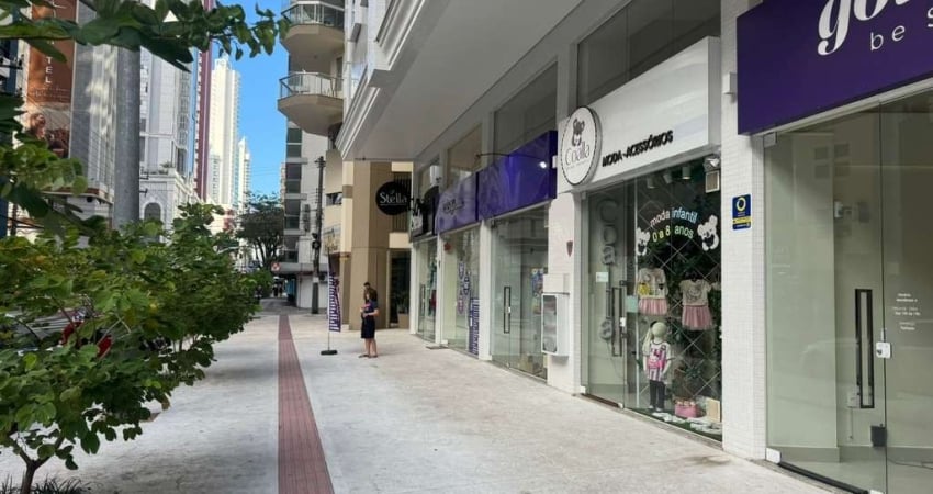 SALA COMERCIAL NA AVENIDA BRASIL - BALNEÁRIO CAMBORIÚ
