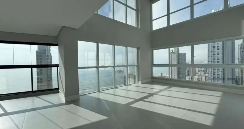 COBERTURA DUPLEX COM VISTA PARA O MAR EM BALNEÁRIO CAMBORIÚ