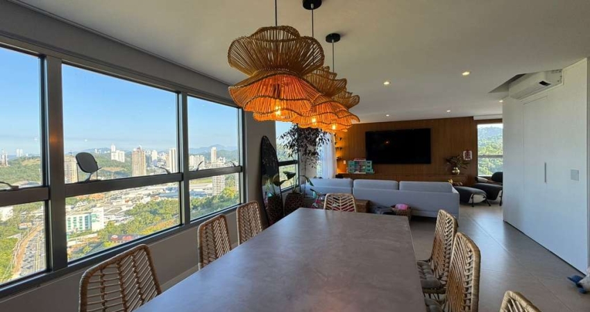 MAX HAUS - COBERTURA DUPLEX DECORADA COM 02 SUÍTES EM ITAJAÍ