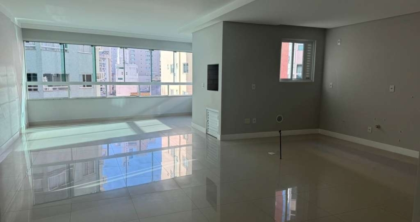 LORENA CRISTINA - APARTAMENTO DIFERENCIADO COM 03 SUÍTES EM BALNEÁRIO CAMBORIÚ