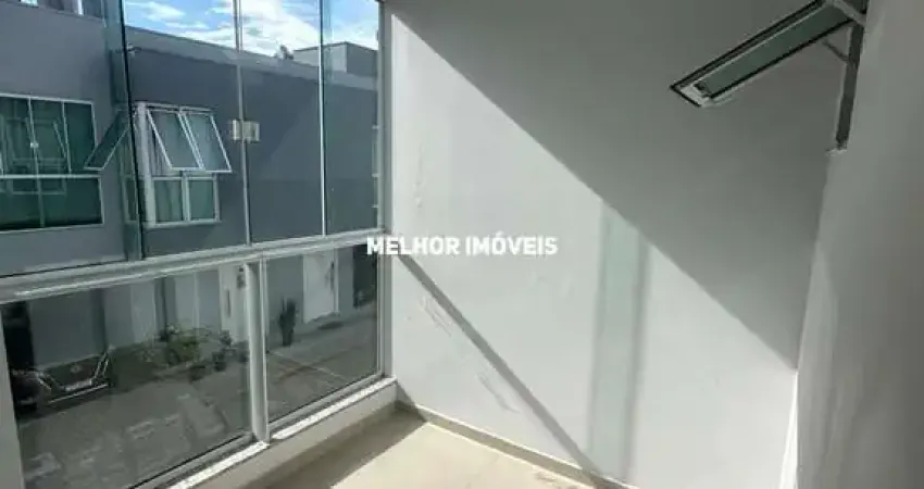 Sobrado geminado à venda com 02 suítes sendo 01 máster localizado em balneário camboriú - sc