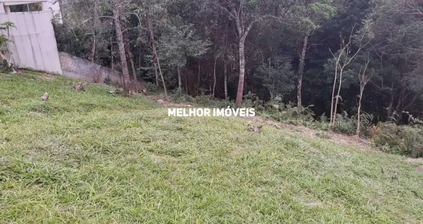 Terreno á venda em condomínio fechado, excelente oportunidade para construir a casa dos seus sonhos