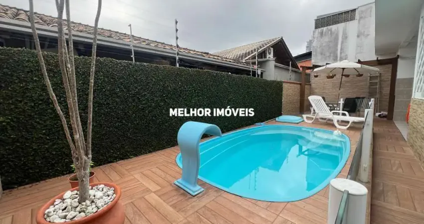 Casa a venda com 242 m² - Centro Sul de Balneário Camboriú.