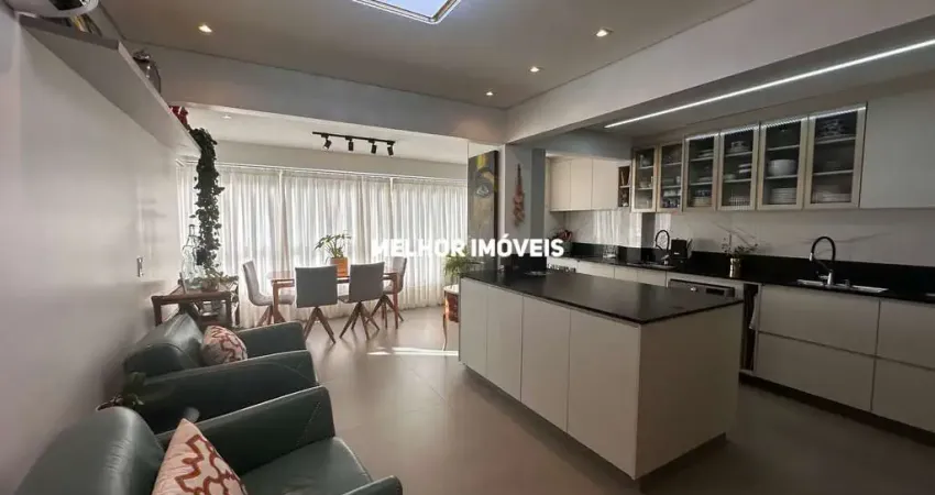 Apartamento Quadra mar á venda com  2 dormitórios sendo uma suíte localizado em Balneário Camboriú