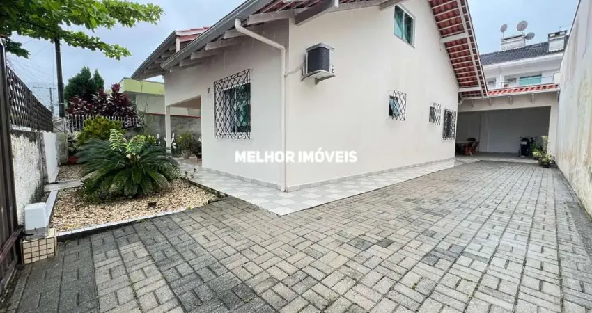 Casa a venda com 03 dormitórios no bairro nações em balneário camboriú