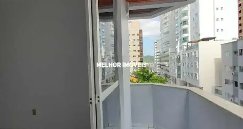Locação anual semi mobiliado com 02 dormitórios no centro de balneário camboriú
