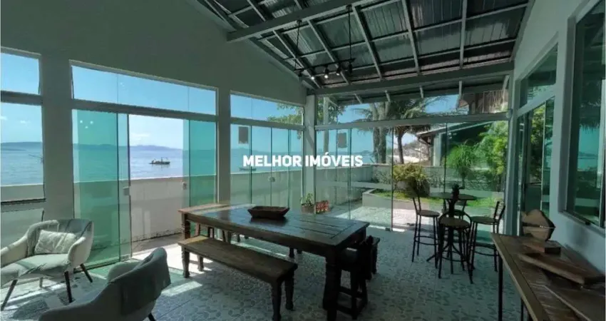 Casa frente mar à venda na praia de baixo - são miguel, biguaçu/sc