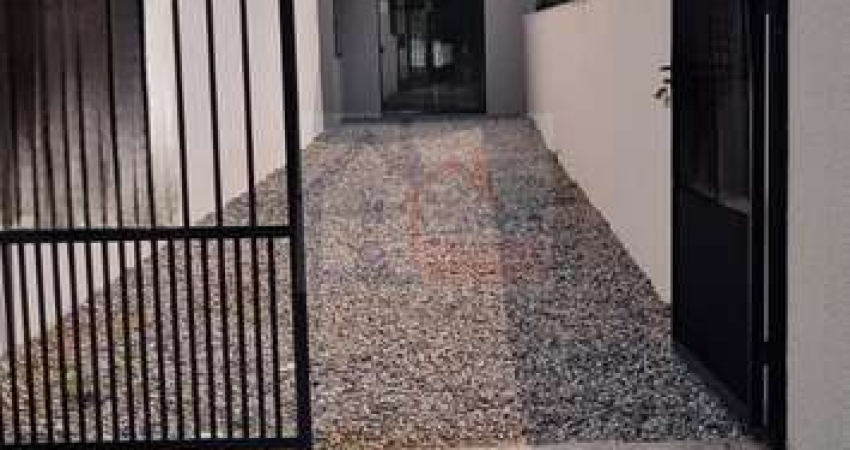 Casa com 1 suite + 1 quarto, churrasqueira no Baln. São José - Itapoá SC.