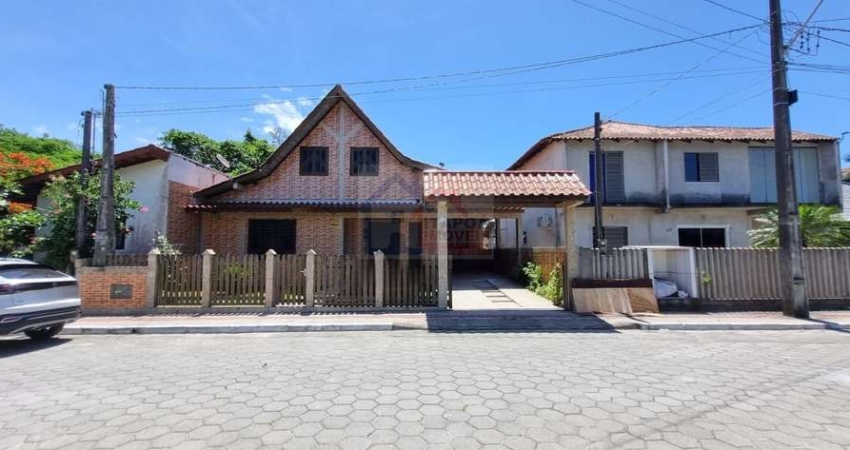 Casa com 3 quartos à venda na Rua 785 Hermínio Dagnoni, 622, Jardim Pérola do Atlântico, Itapoá