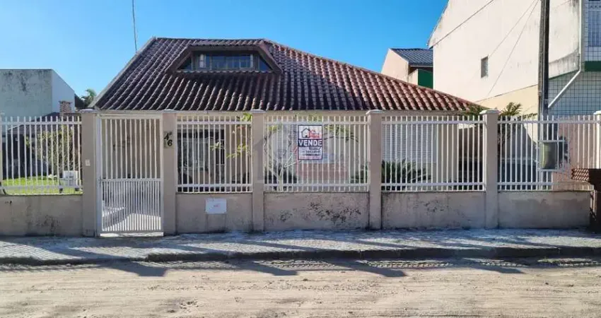 Casa com Ático e Sobrado a venda em Itapoá - Terreno de 720 m².
