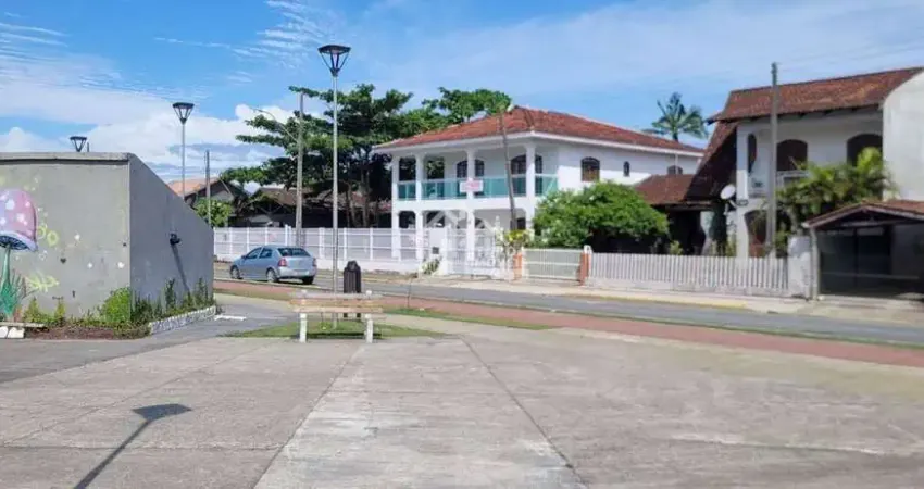 Casa com 6 quartos à venda no Centro, Itapoá