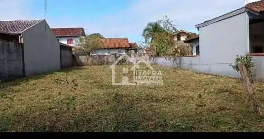 Terreno limpo a apenas 400 metros da praia pronto para construir