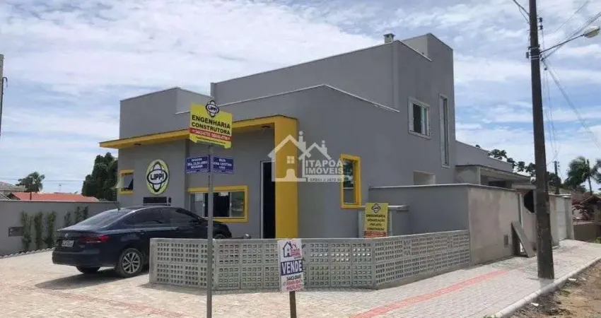 Sobrado + sala comercial localizada avenida dra.zilda arns neumann,  apenas 450 metros do mar em itapoá/sc.