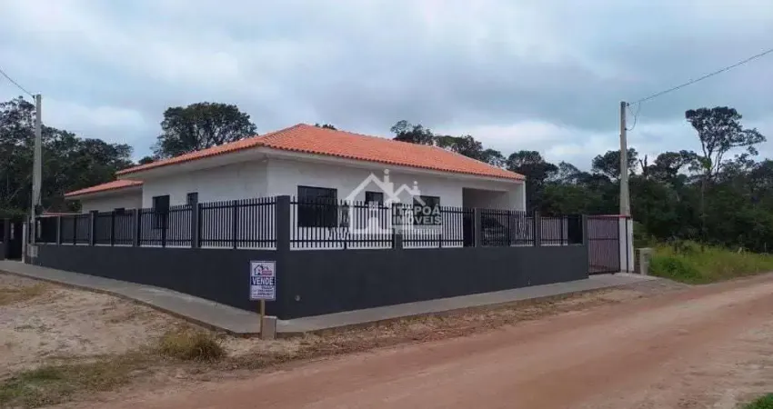 Casa/esquina com amplo quintal, localizada no balneário rio gracioso em itapoá/sc.