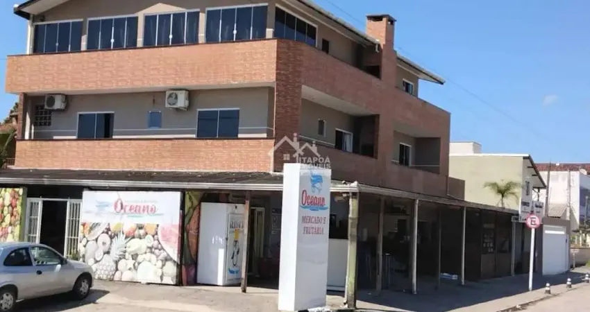 Imóvel comercial na avenida pérola do atlântico - 635m do mar - com três apartamentos anexos