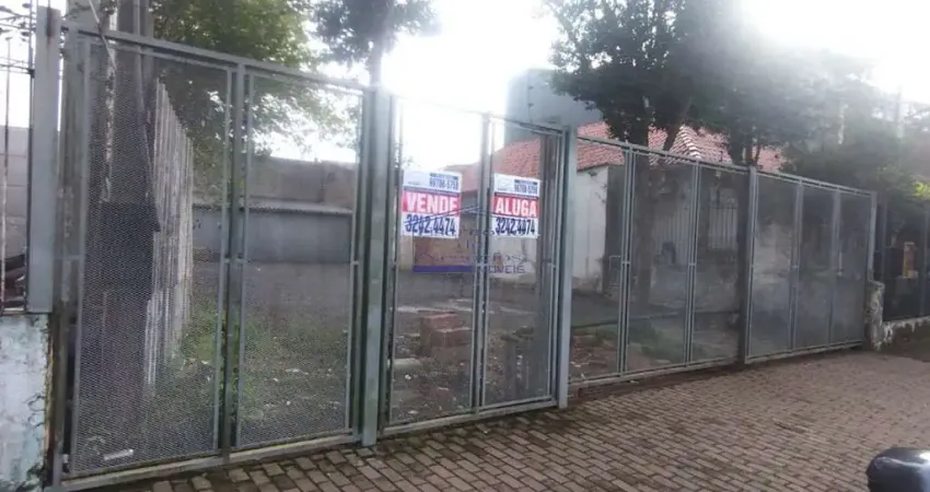 Oportunidade única: Terreno comercial de 315m² à venda em Porto Alegre-RS, no bairro Cavalhada!