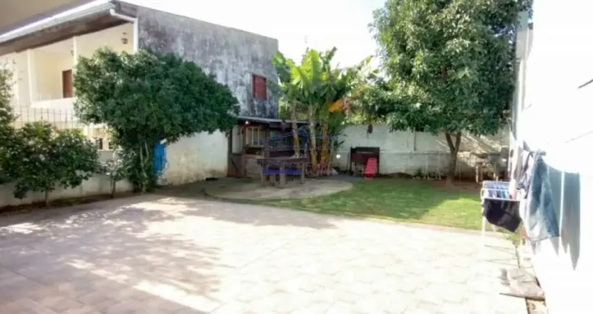 Imperdível residência à venda em Porto Alegre-RS, bairro Cavalhada: 2 quartos, 1 suíte, 2 salas, 2 banheiros, 3 vagas, 117m².