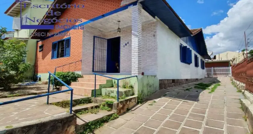 Casa à venda em Porto Alegre-RS, bairro Cavalhada: 4 quartos, 1 suíte, 1 sala, 3 banheiros, 2 vagas, 174m². Venha conferir!